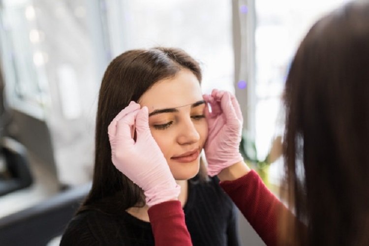 Eyebrow threading salon