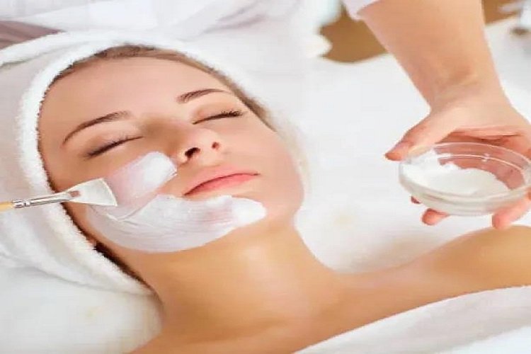 Organic facial for sensitive skin